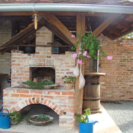 Country House Tunjina Kuca Stara Kapela Guest House Pavlovci Exterior photo